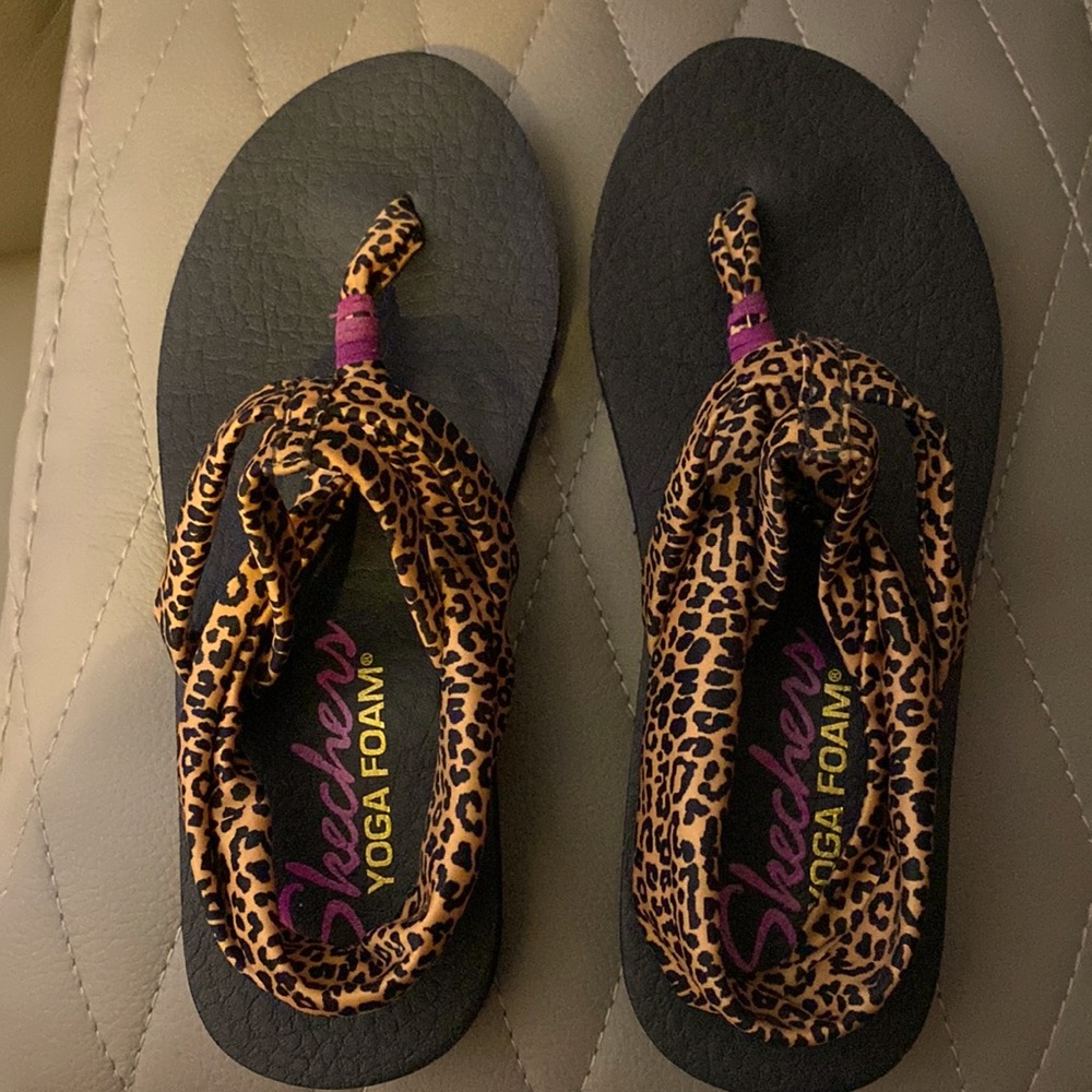 💖Skechers yoga foam sandals💖